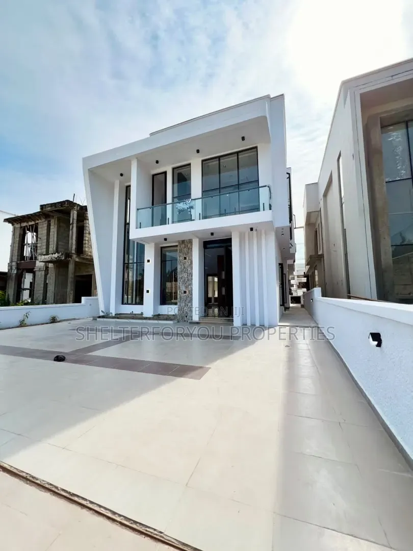 5bdrm Duplex in Lekki Expressway for sale