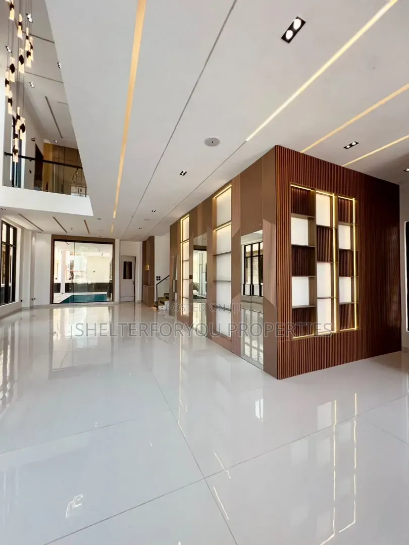 5bdrm Duplex in Lekki Expressway for sale