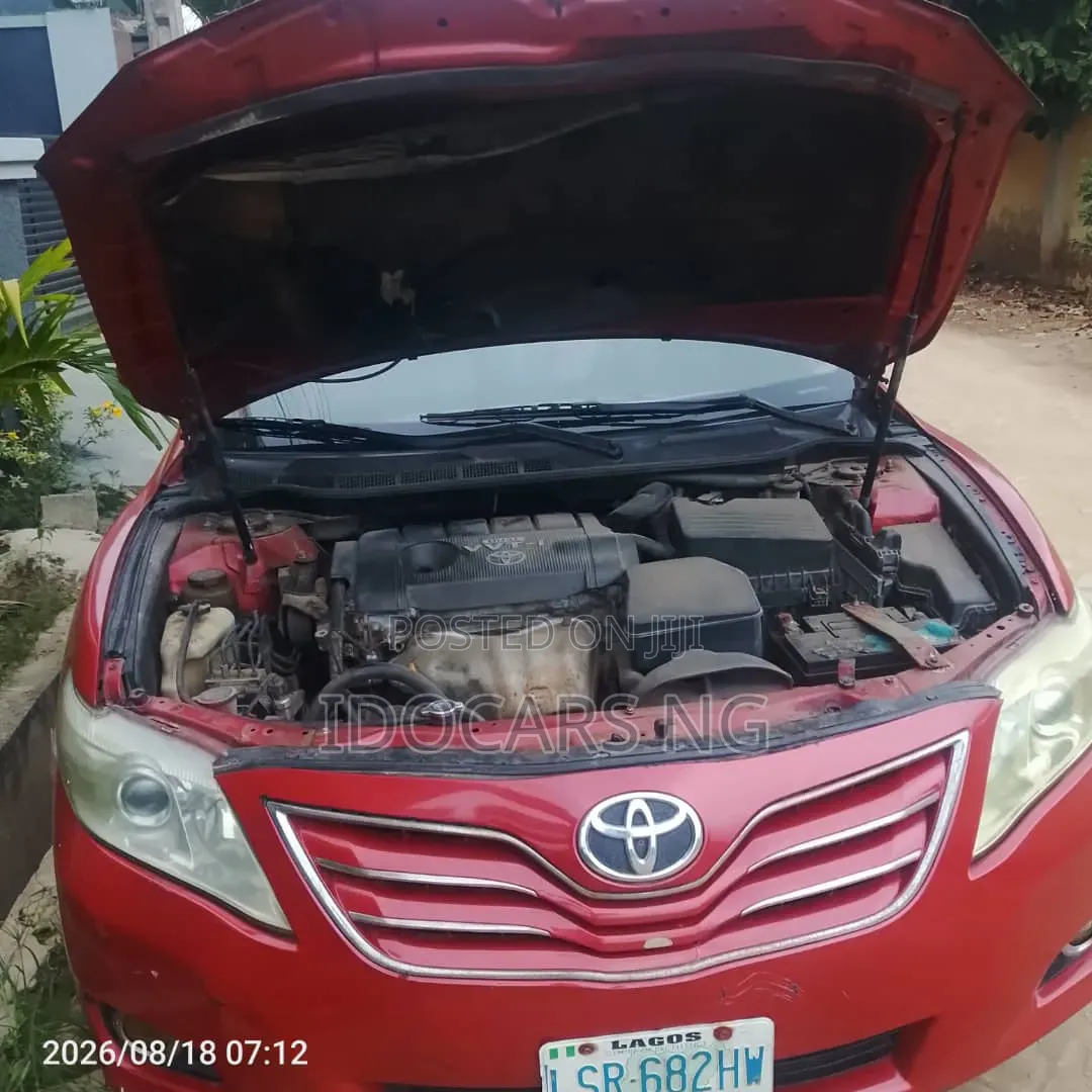 Toyota Camry LE 4dr Sedan (2.5L 4cyl 6A) 2011 Red