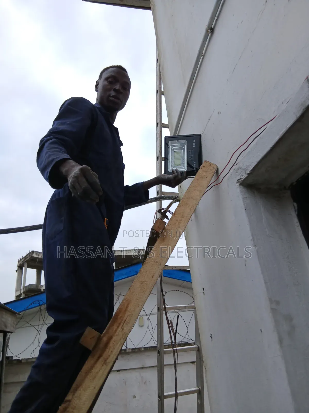 Professional ELECTRICIAN