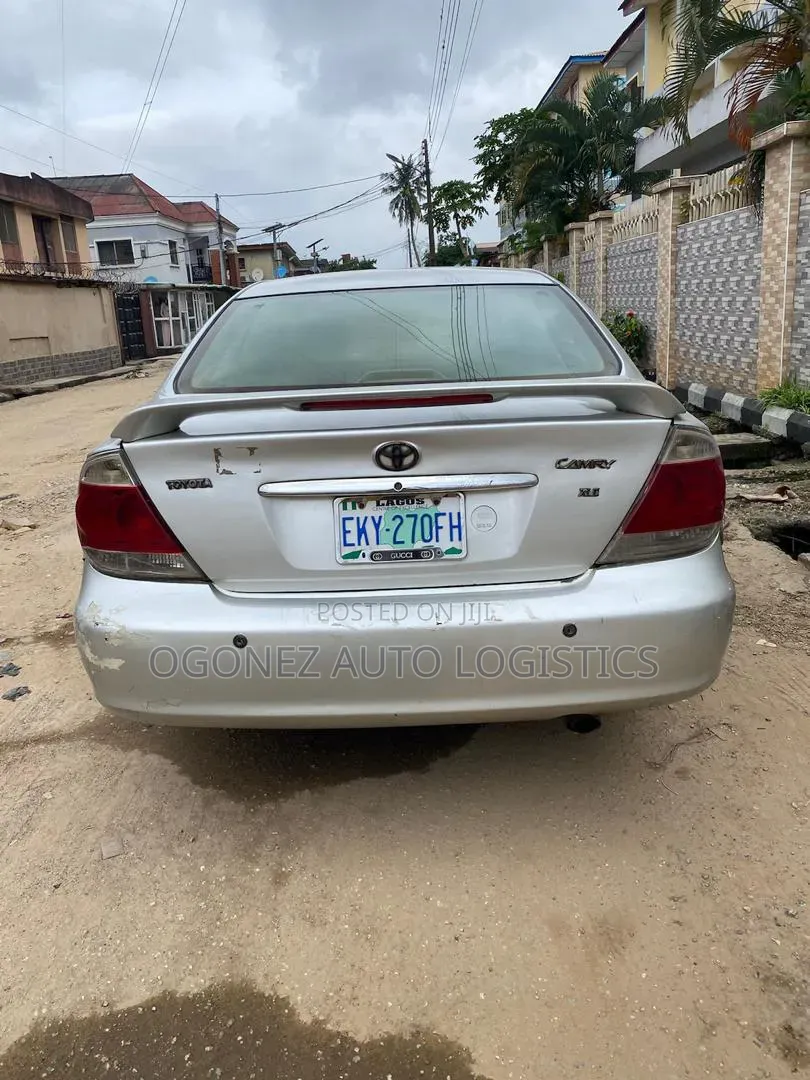 Toyota Camry XLE 4dr Sedan (2.4L 4cyl 4A) 2003 Silver