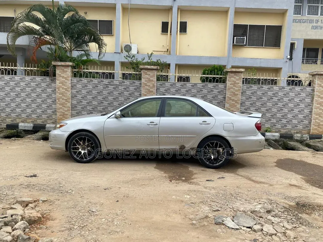 Toyota Camry XLE 4dr Sedan (2.4L 4cyl 4A) 2003 Silver