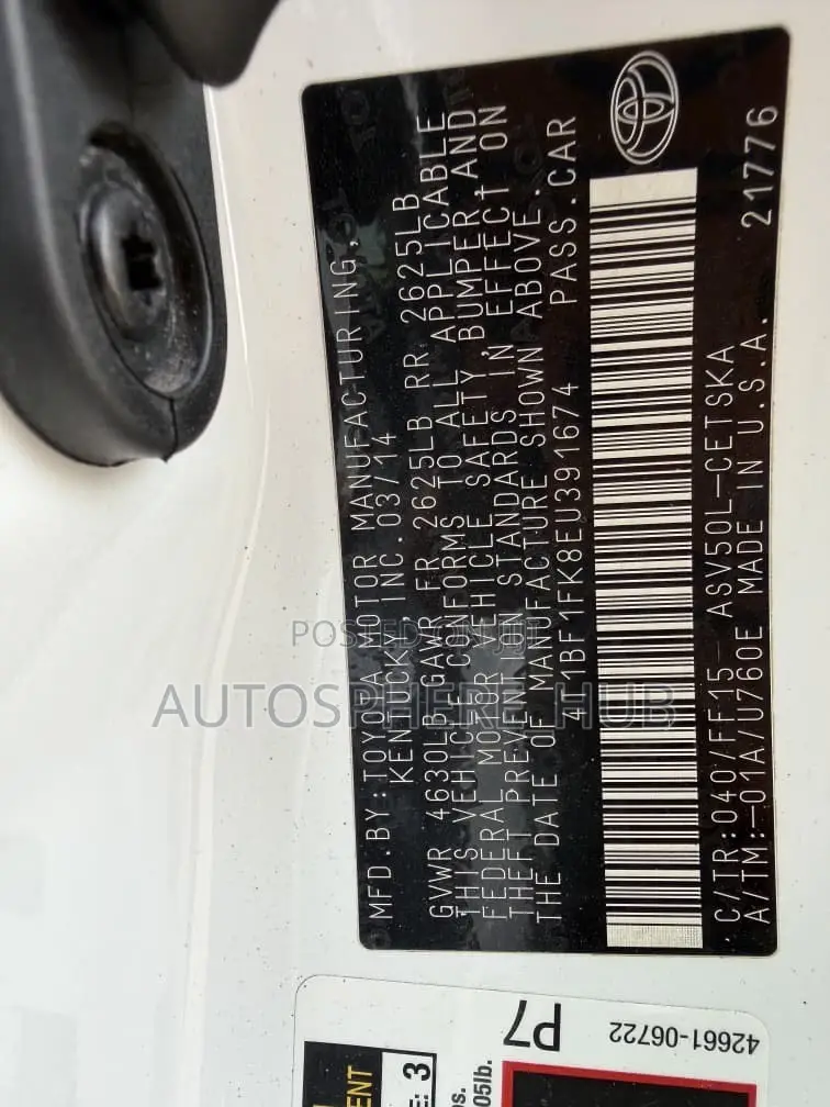 Toyota Camry SE 4dr Sedan (2.5L 4cyl 6A) 2014 White
