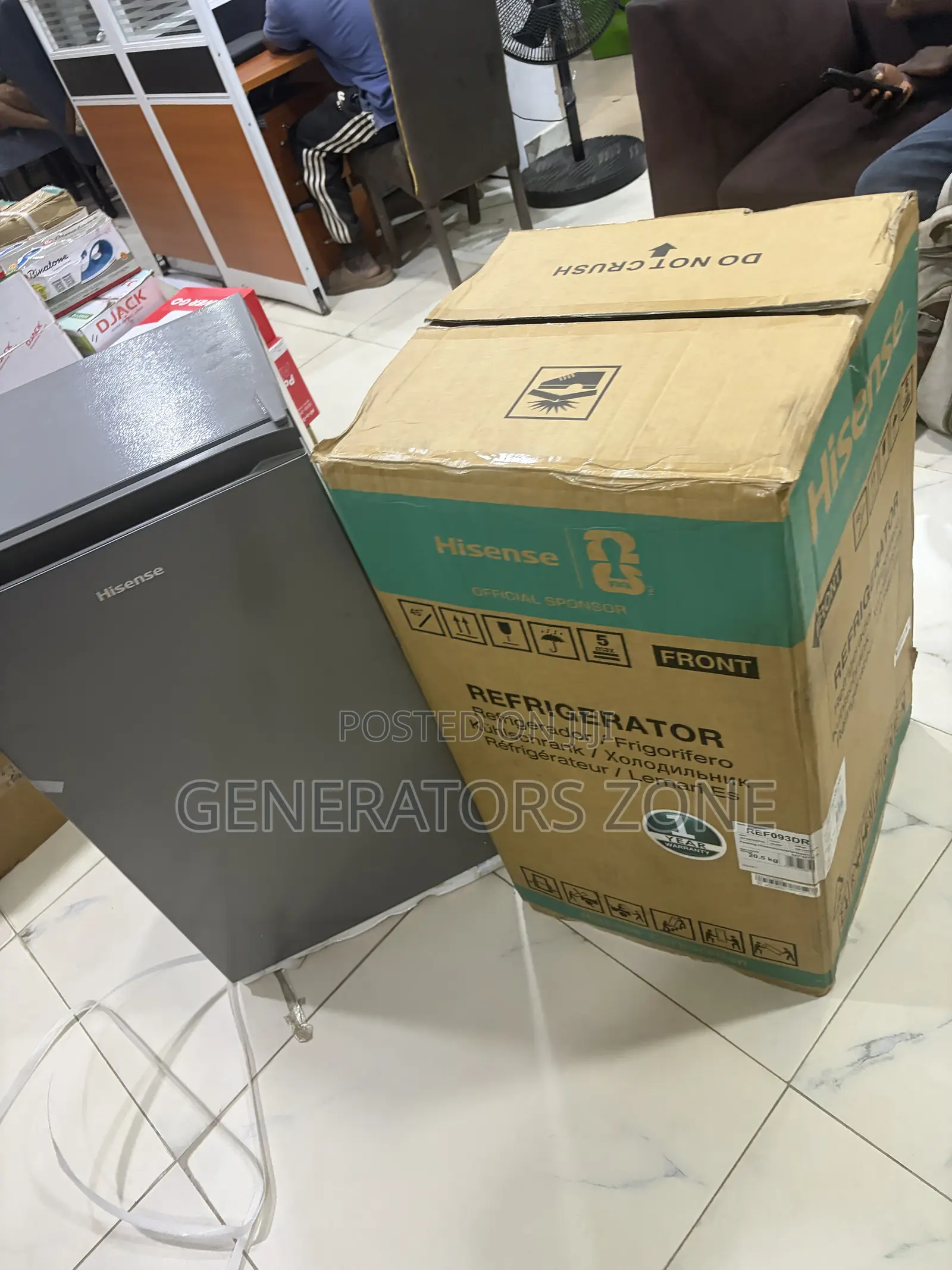 Hisense 093DR Personal Size Refrigerator