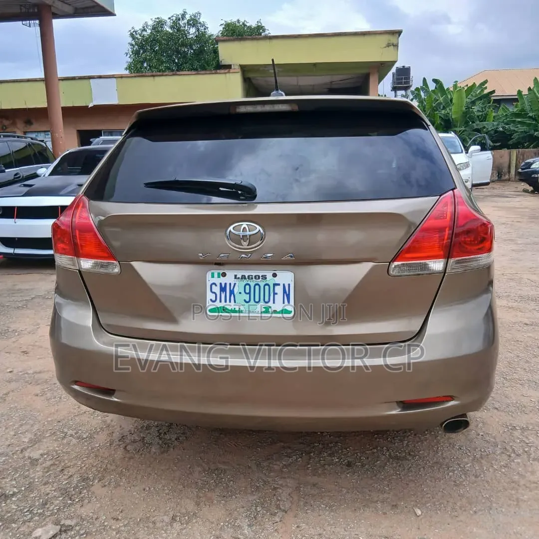 Toyota Venza Limited 2009 Gold