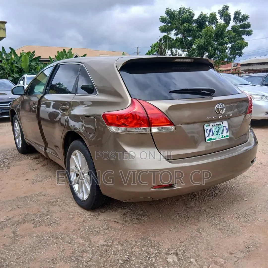 Toyota Venza Limited 2009 Gold