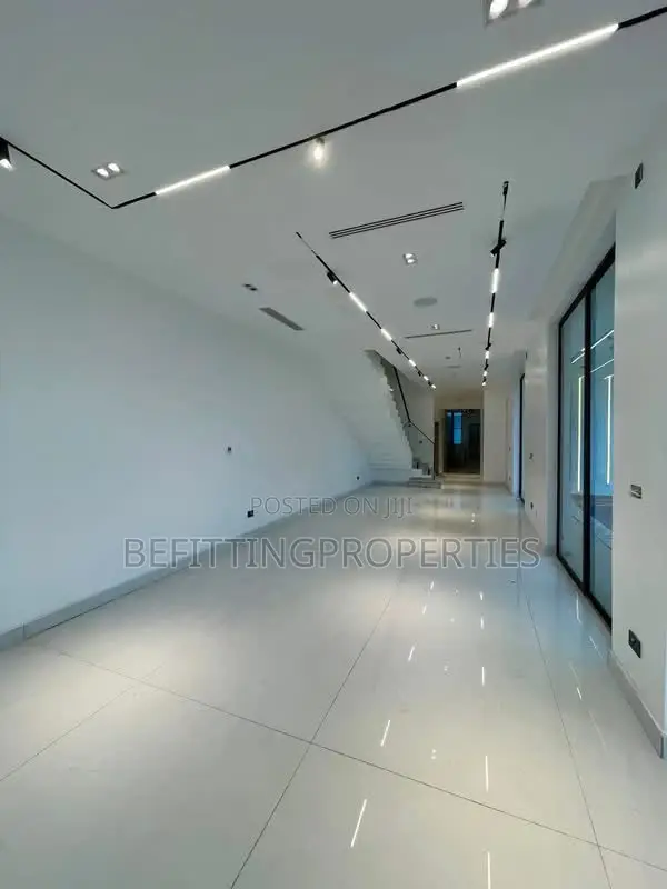 5bdrm Duplex in Lekki for sale