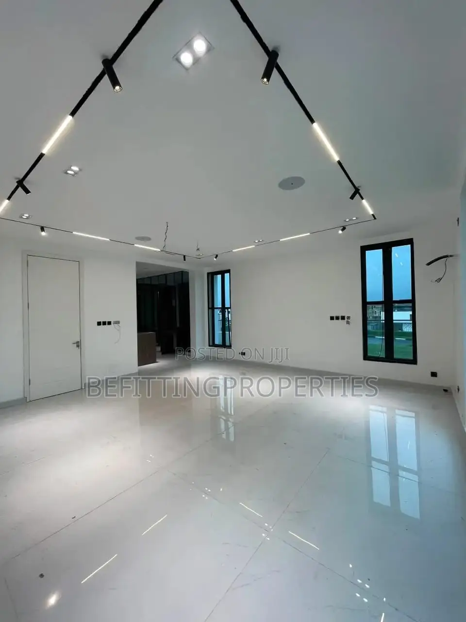 5bdrm Duplex in Lekki for sale