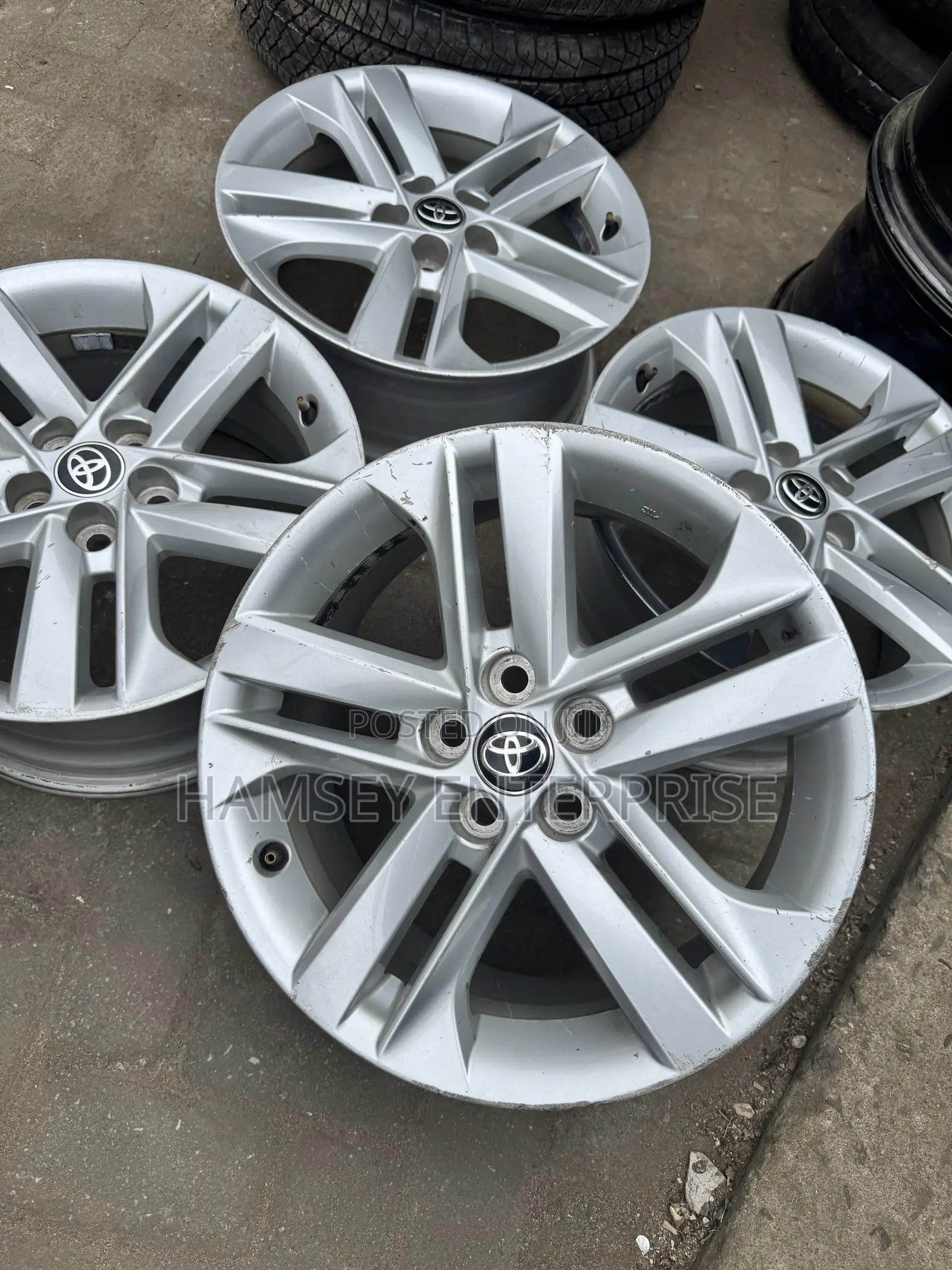 Toyota Corolla 2017 Rim 16 OEM