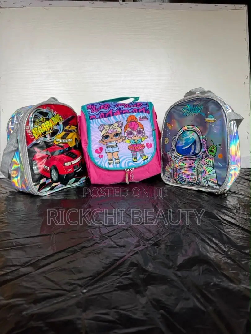 Quality Lunch Box Available in Different Designs