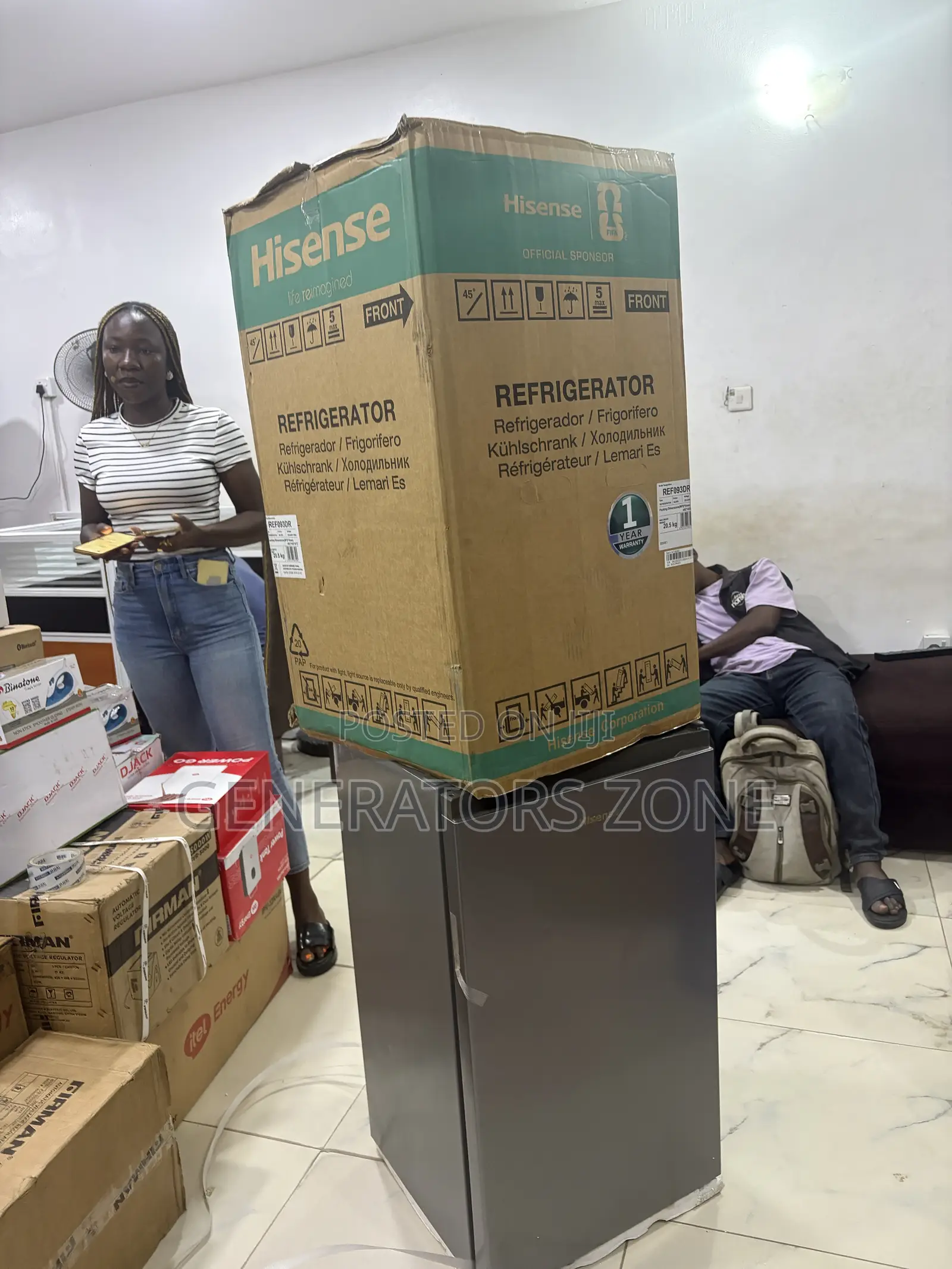 Hisense 093DR Refrigerator for Limited Spaces