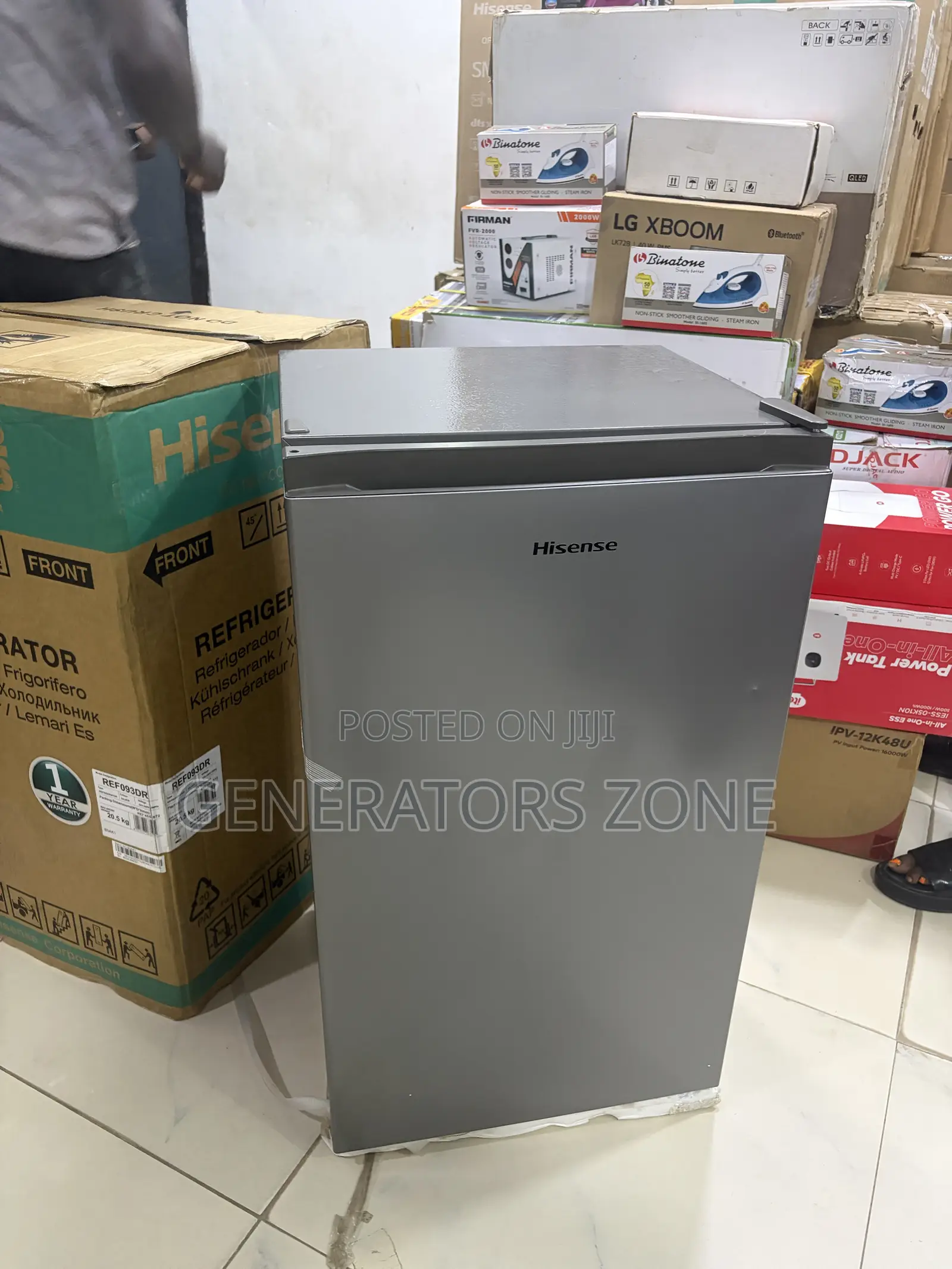 Hisense 093DR Refrigerator for Limited Spaces