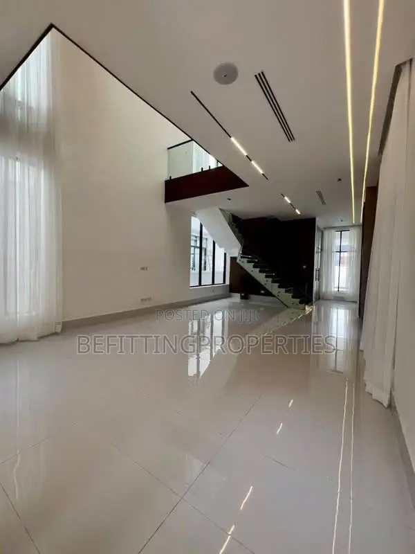 5bdrm Duplex in Lekki for sale