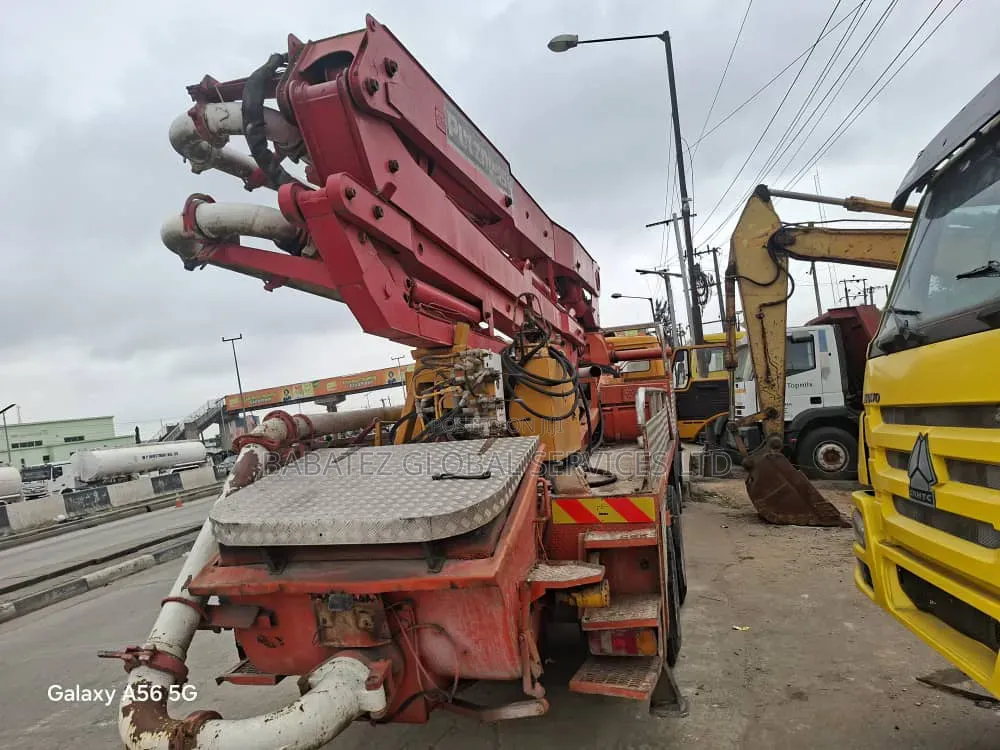 Concrete Pump Mercedes 38meters