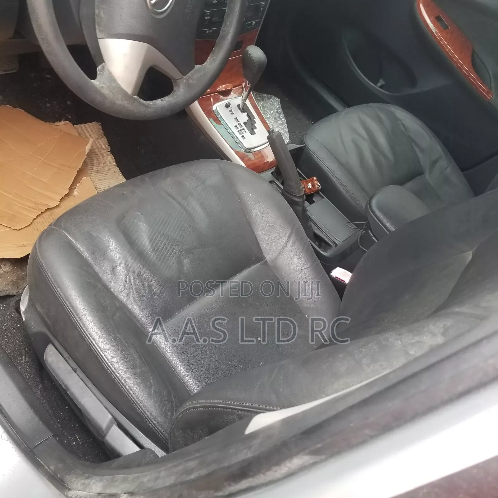 Toyota Corolla LE 4dr Sedan (1.8L 4cyl 4A) 2010 Silver