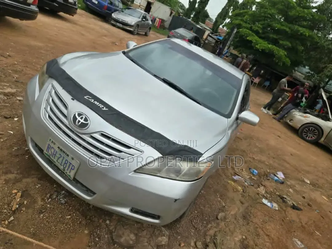 Toyota Camry 2009 Silver