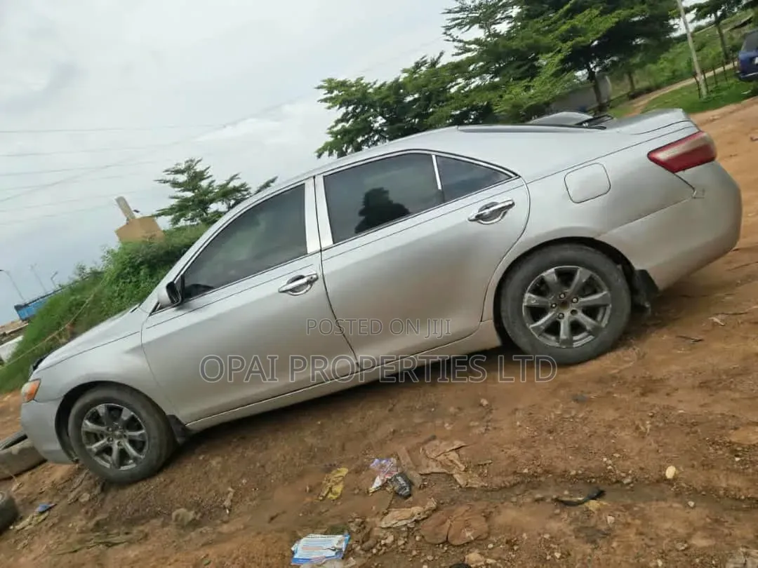 Toyota Camry 2009 Silver