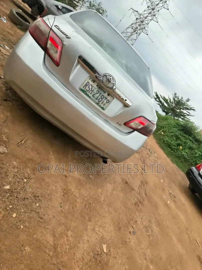 Toyota Camry 2009 Silver