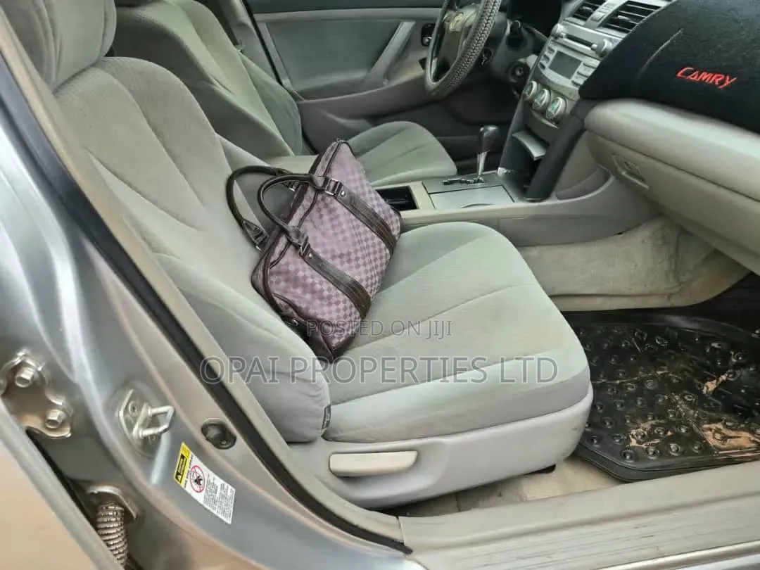 Toyota Camry 2009 Silver