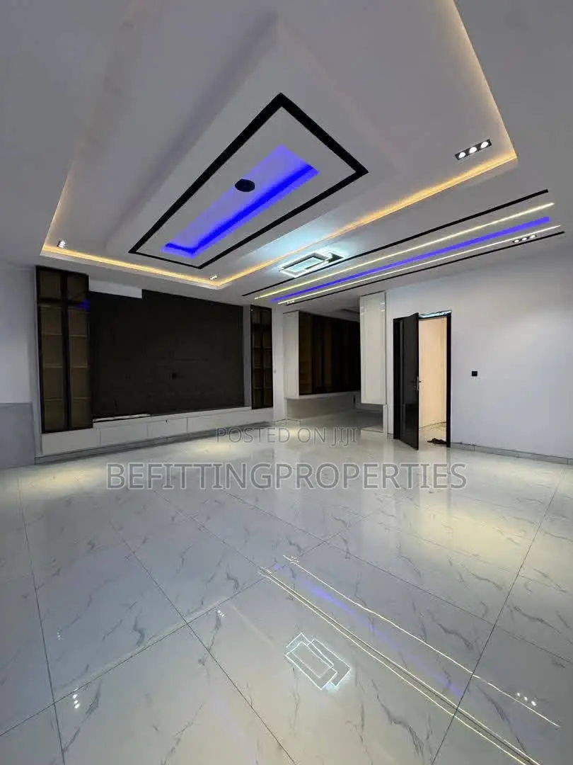5bdrm Duplex in Lekki for sale