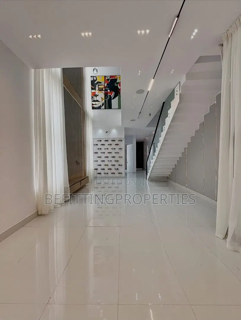 5bdrm Duplex in Lekki for sale