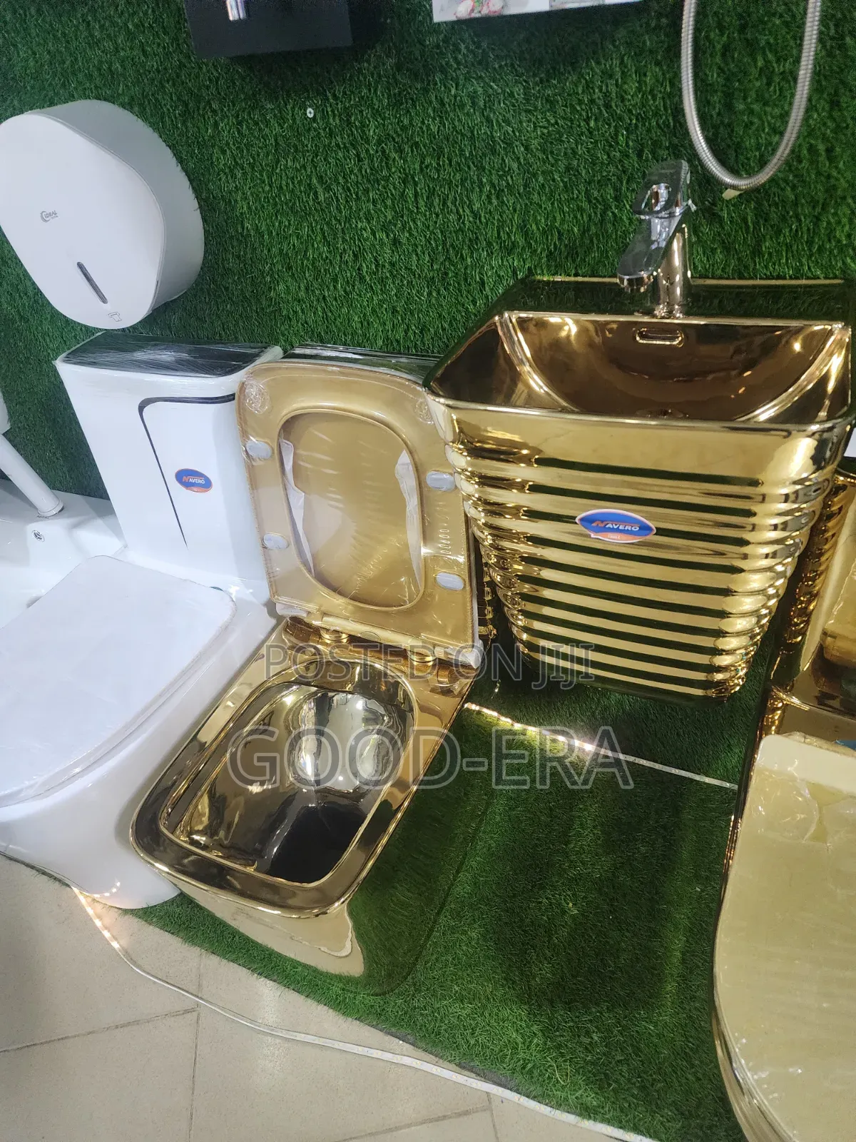 Gold Wc and Basin