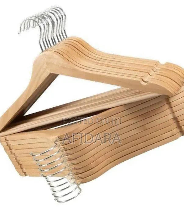 Create a Luxury Closet Look With Premium Wooden Hangers