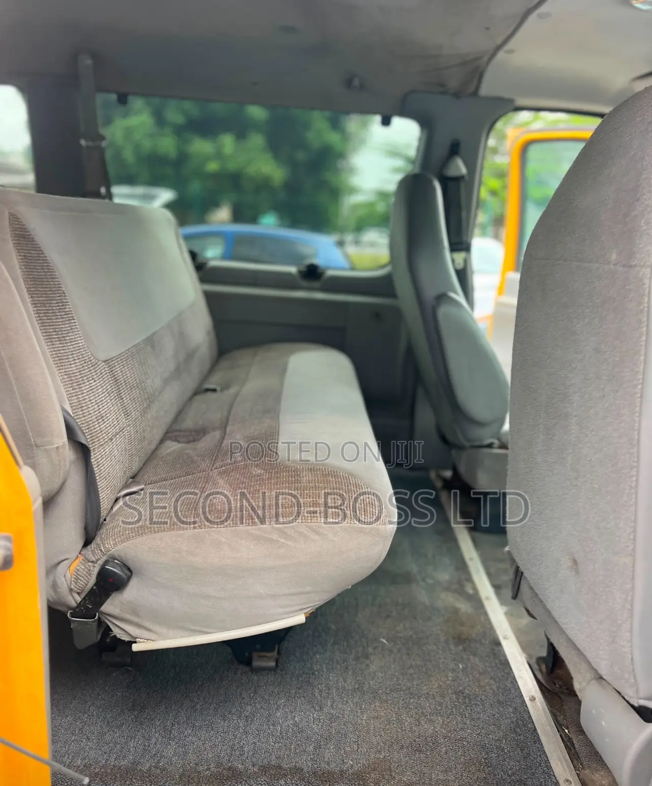 Ford E-350 2004 Off white