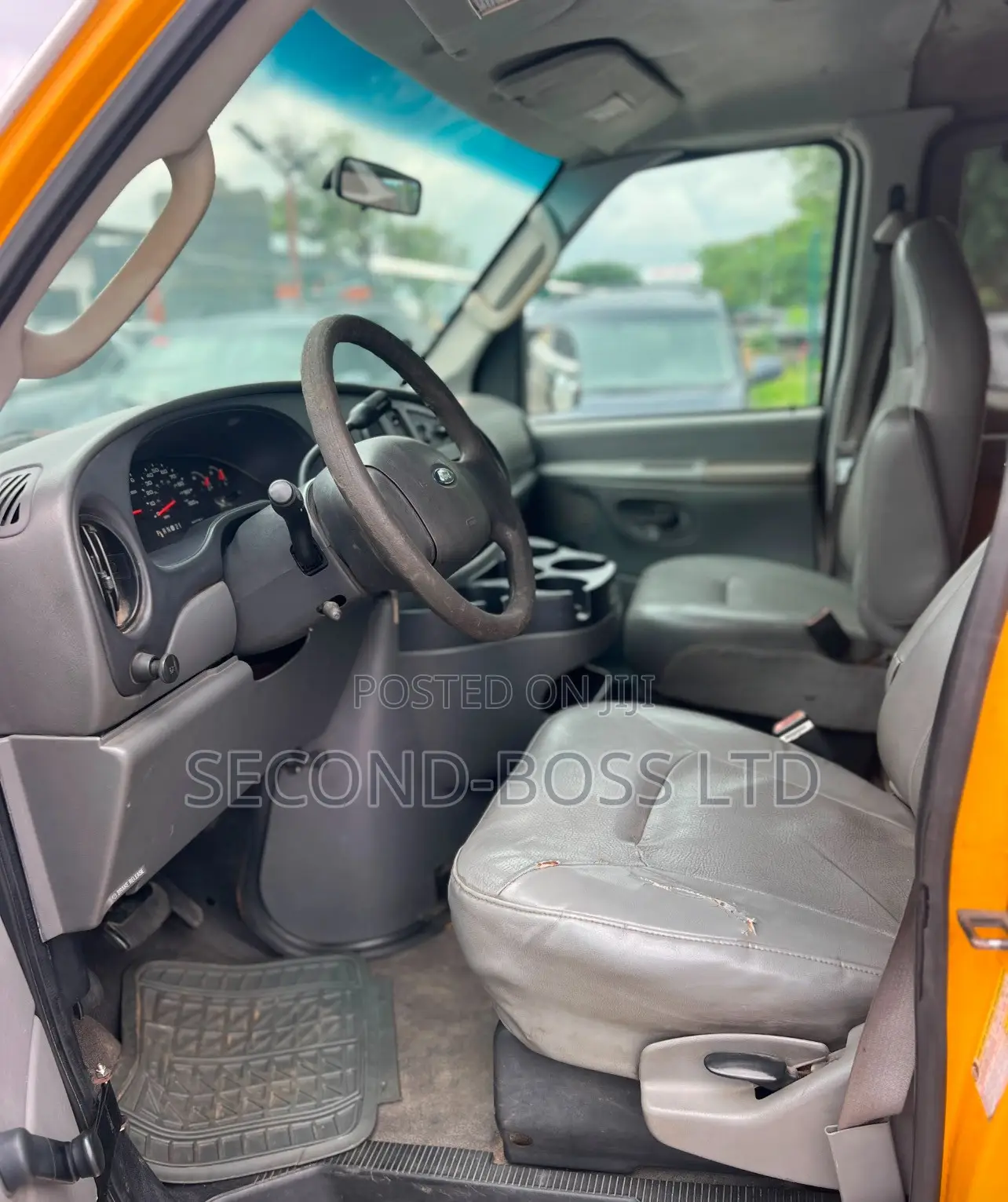 Ford E-350 2004 Off white