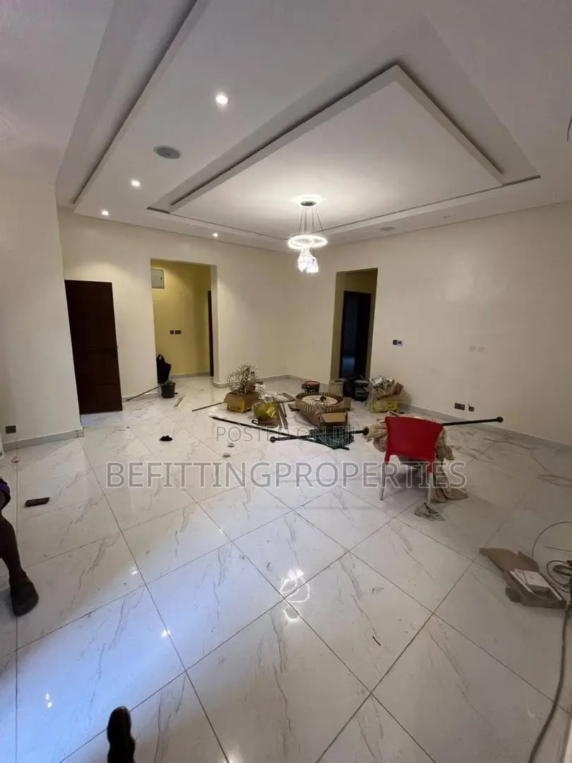 3bdrm Apartment in Gbagada for sale