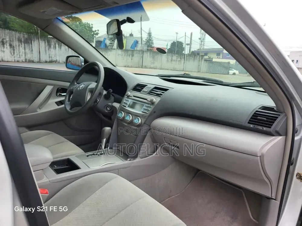 Toyota Camry LE 4dr Sedan (2.4L 4cyl 5A) 2007 Silver