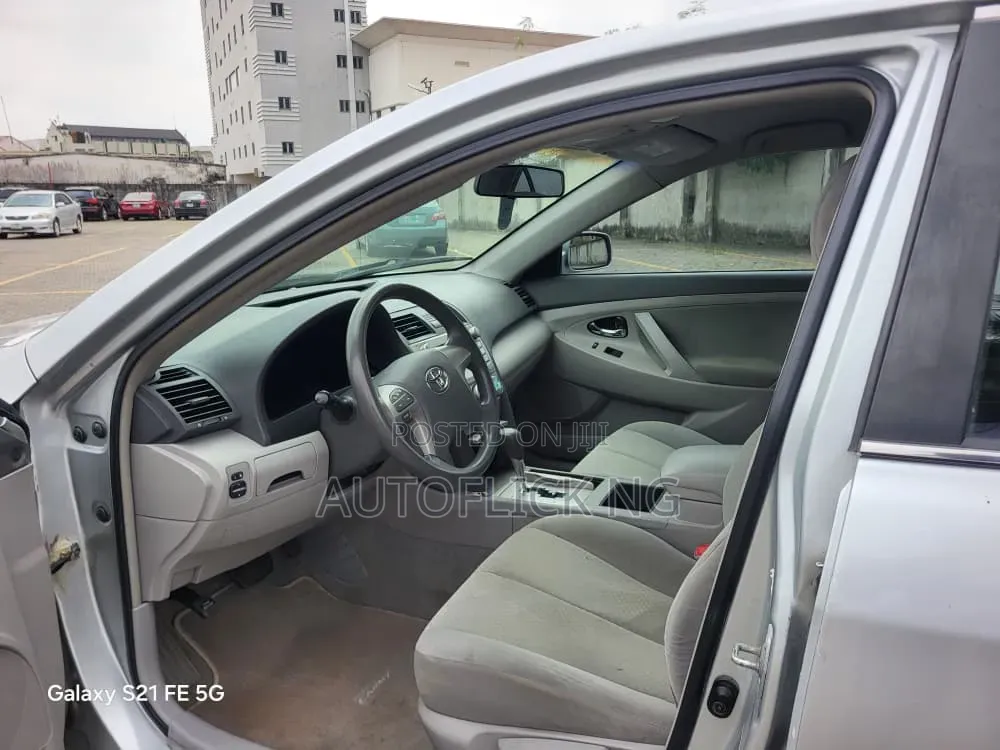 Toyota Camry LE 4dr Sedan (2.4L 4cyl 5A) 2007 Silver