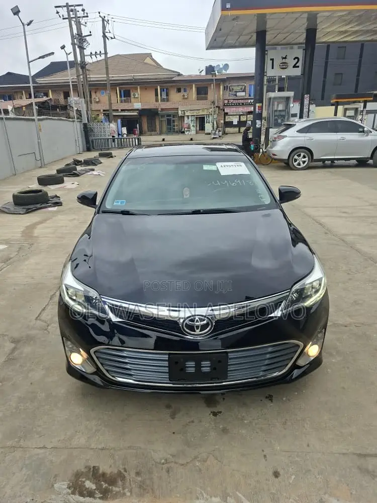 Toyota Avalon Limited Sedan FWD (3.5L 6cyl 6A) 2013 Black
