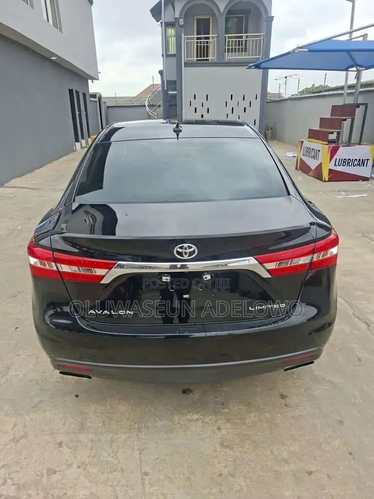 Toyota Avalon Limited Sedan FWD (3.5L 6cyl 6A) 2013 Black