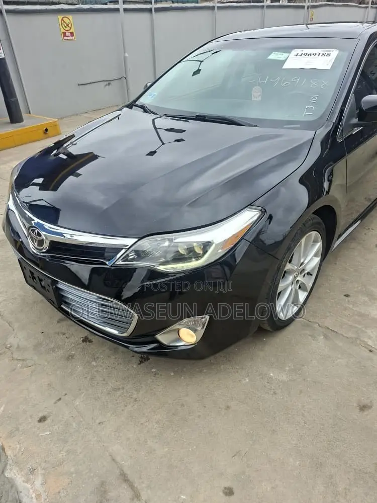 Toyota Avalon Limited Sedan FWD (3.5L 6cyl 6A) 2013 Black