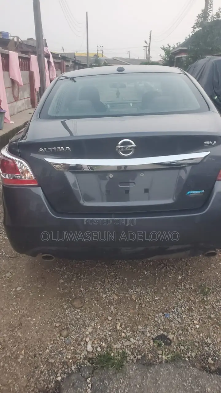 Nissan Altima Sedan 2.5 2013 Gray