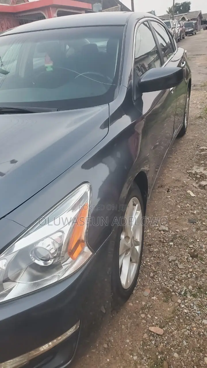 Nissan Altima Sedan 2.5 2013 Gray