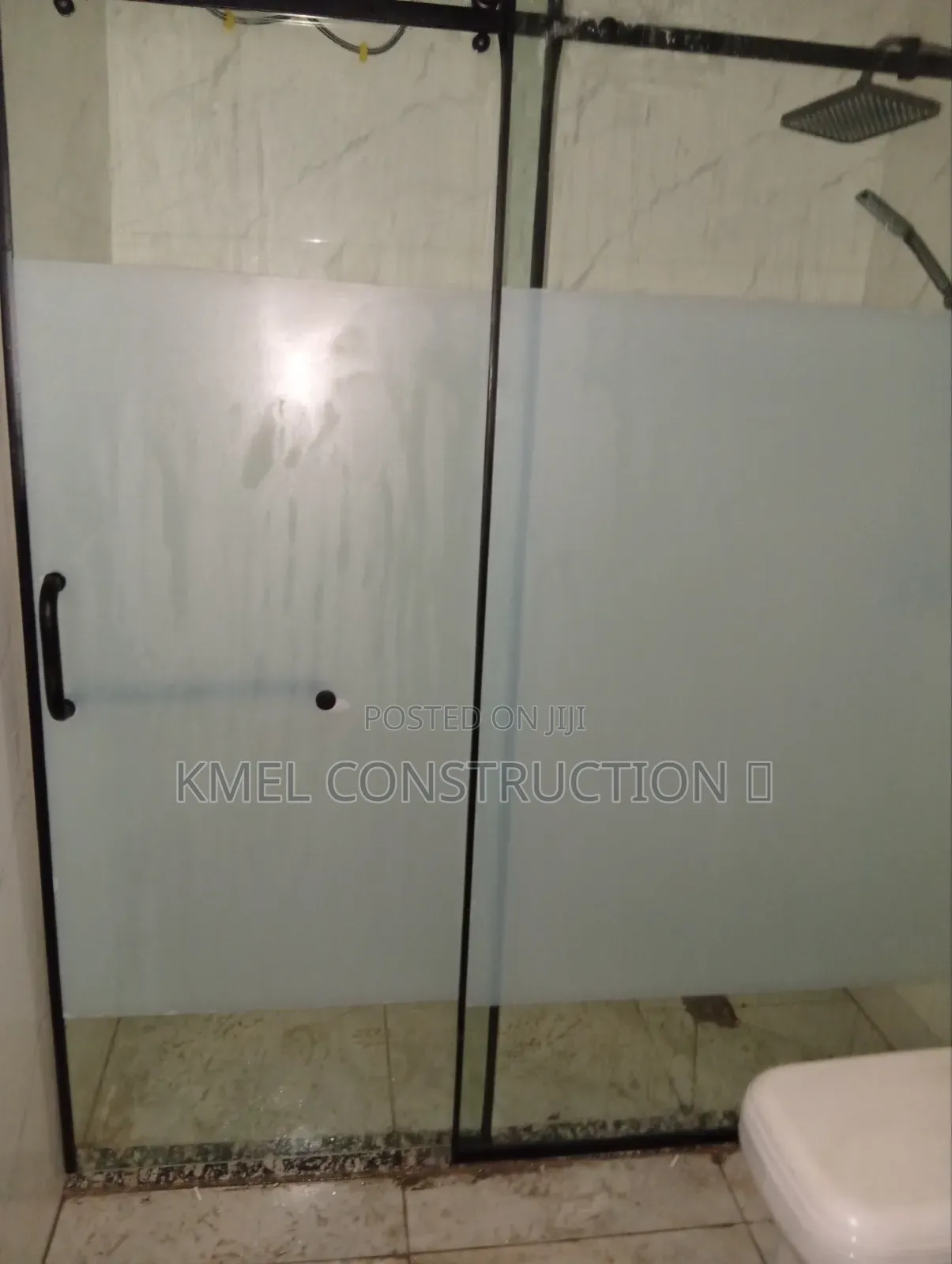 Strong Tempered Glass Shower Cubicle Design.