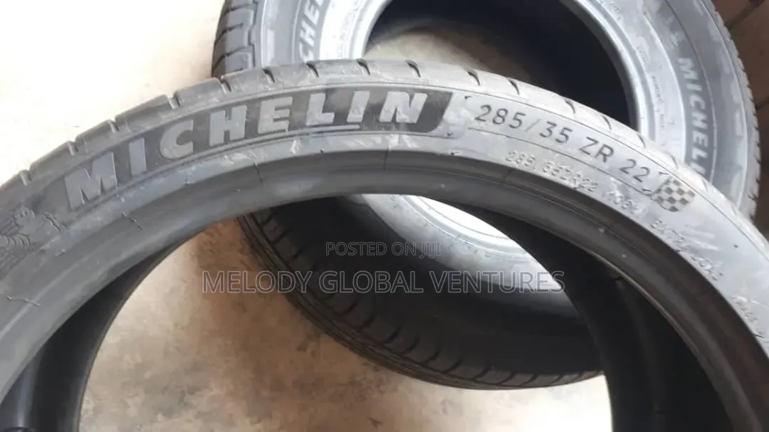 285/35r22 (106 Y) Extra Load Tires