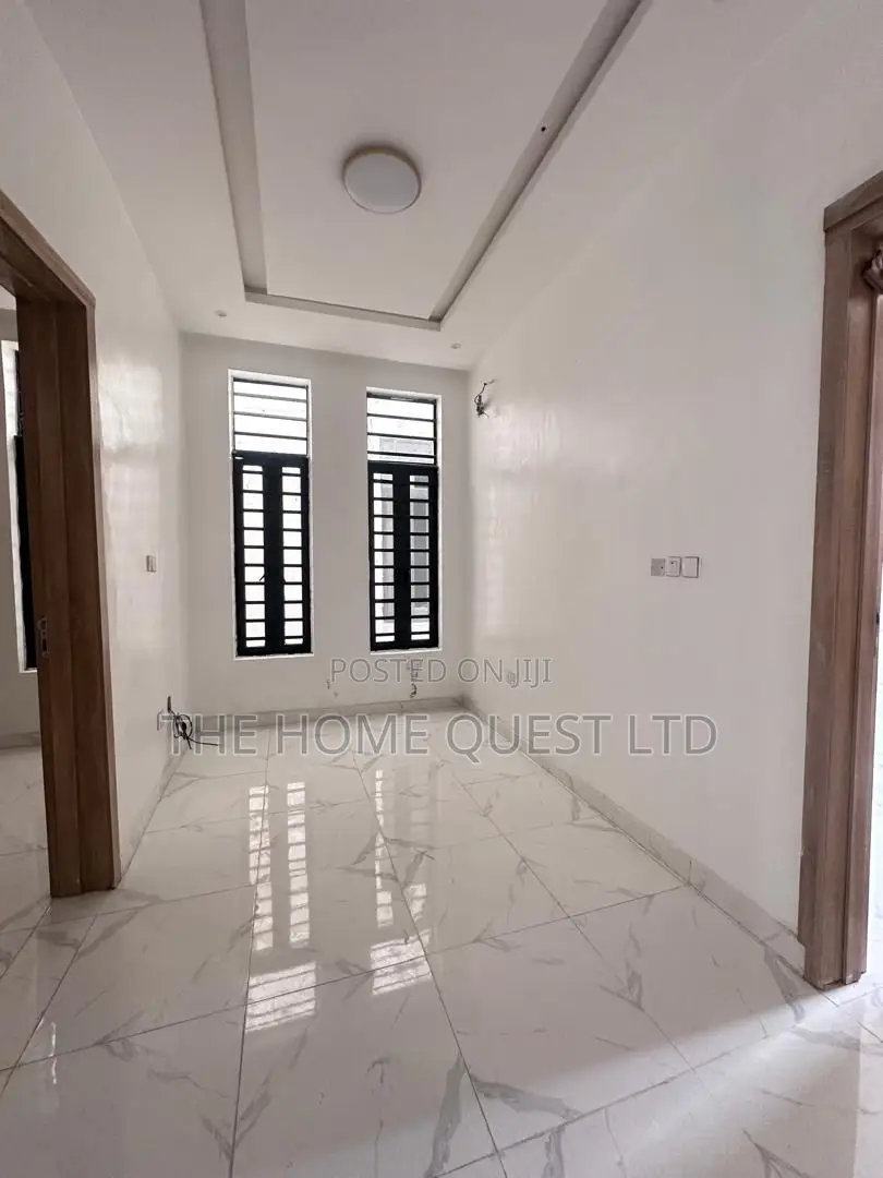 Mini Flat in Ikota Gra Main for rent