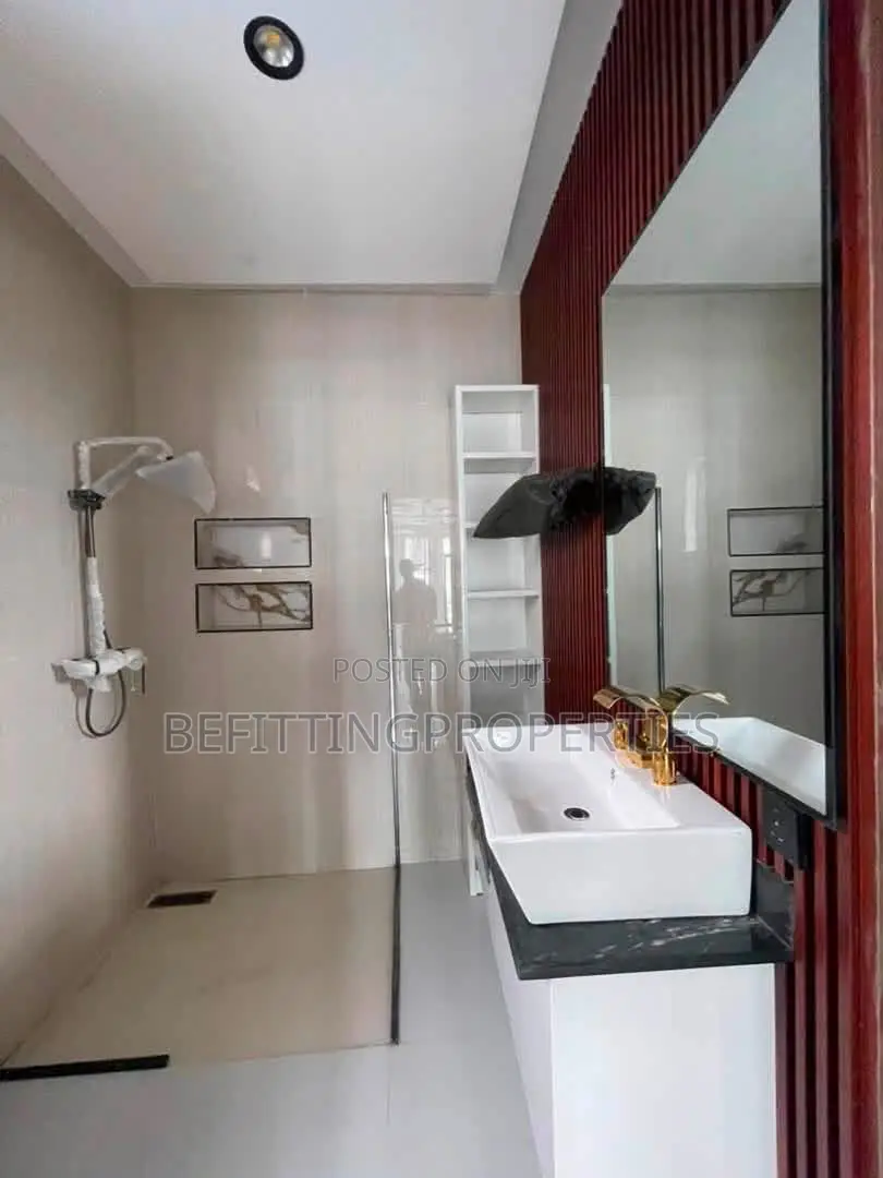 5bdrm Duplex in Lekki for sale