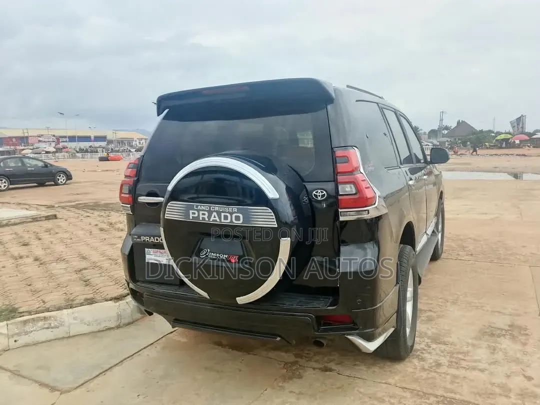 Toyota Land Cruiser 2009 Black