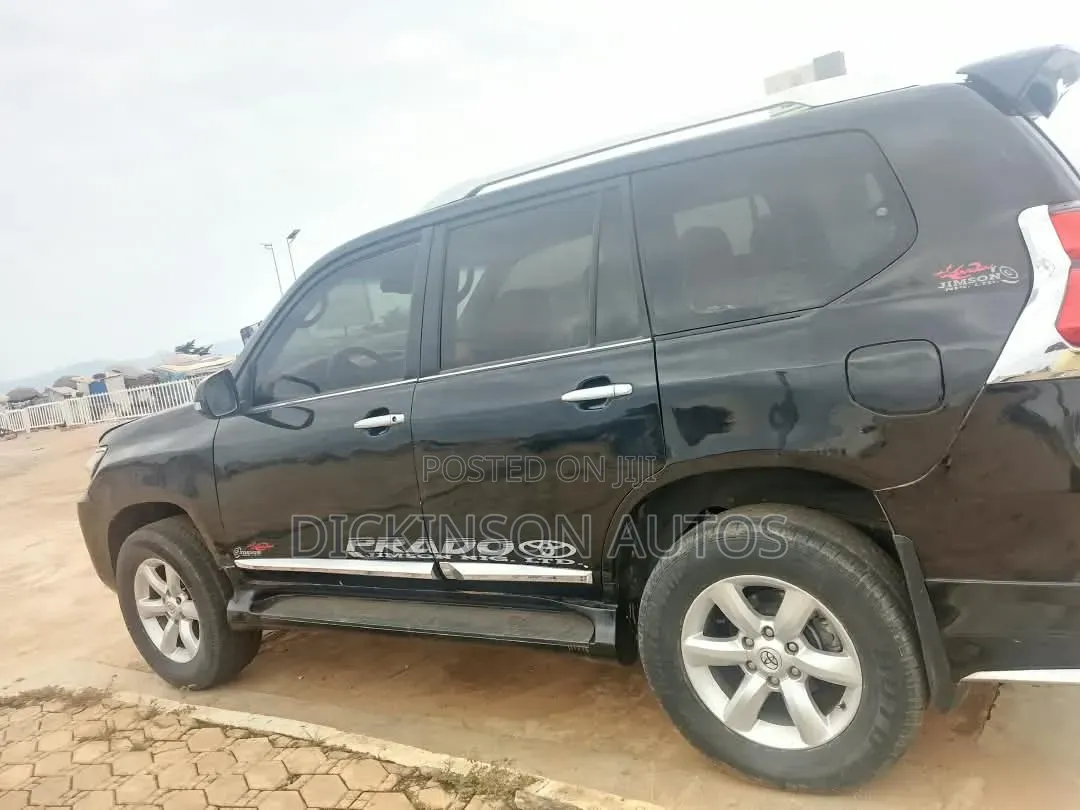 Toyota Land Cruiser 2009 Black