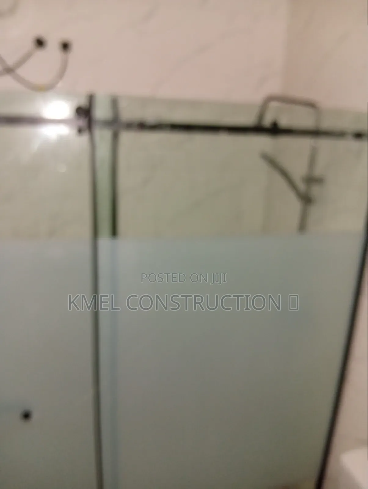 Compact Glass Profile Shower Enclosure.