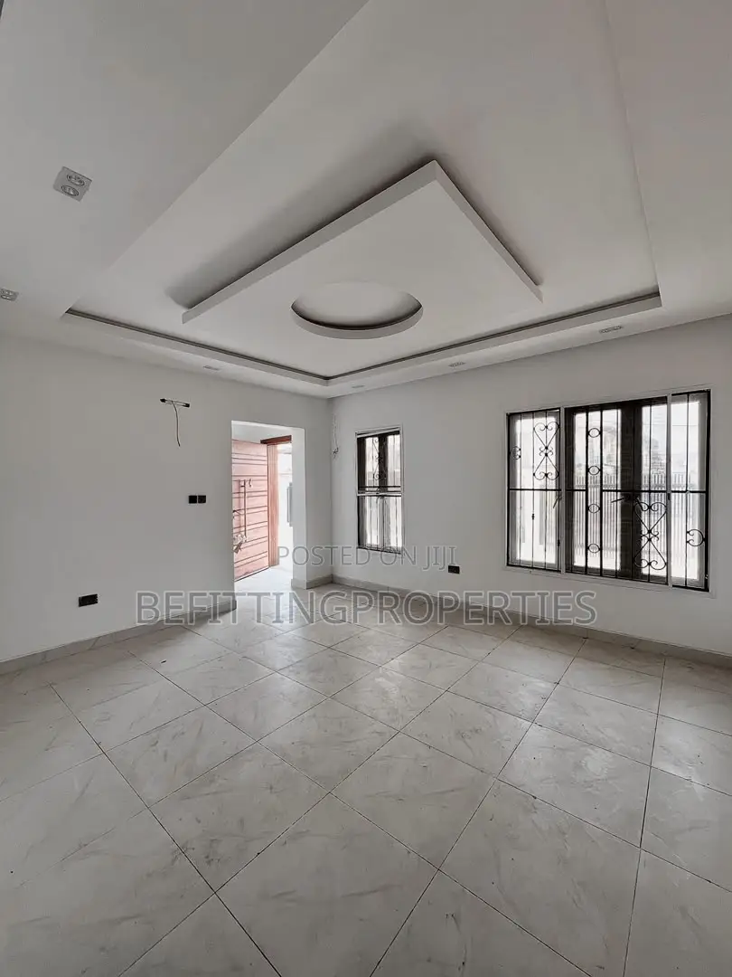 5bdrm Maisonette in Victoria Island for sale