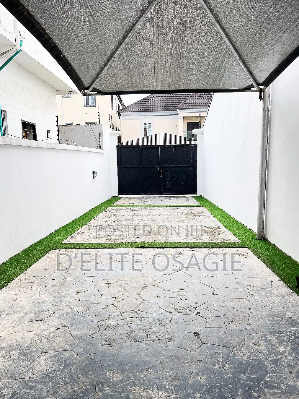 4bdrm Duplex in Agungi for sale