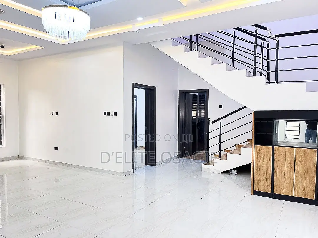 4bdrm Duplex in Agungi for sale