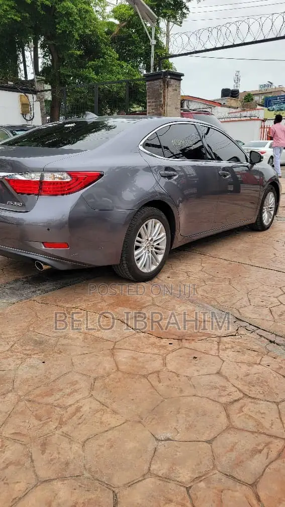 Lexus ES 2015 Gray