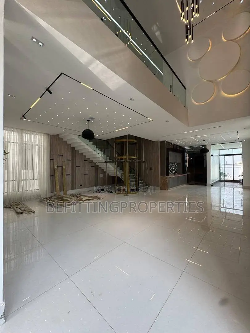 6bdrm Duplex in Lekki for sale