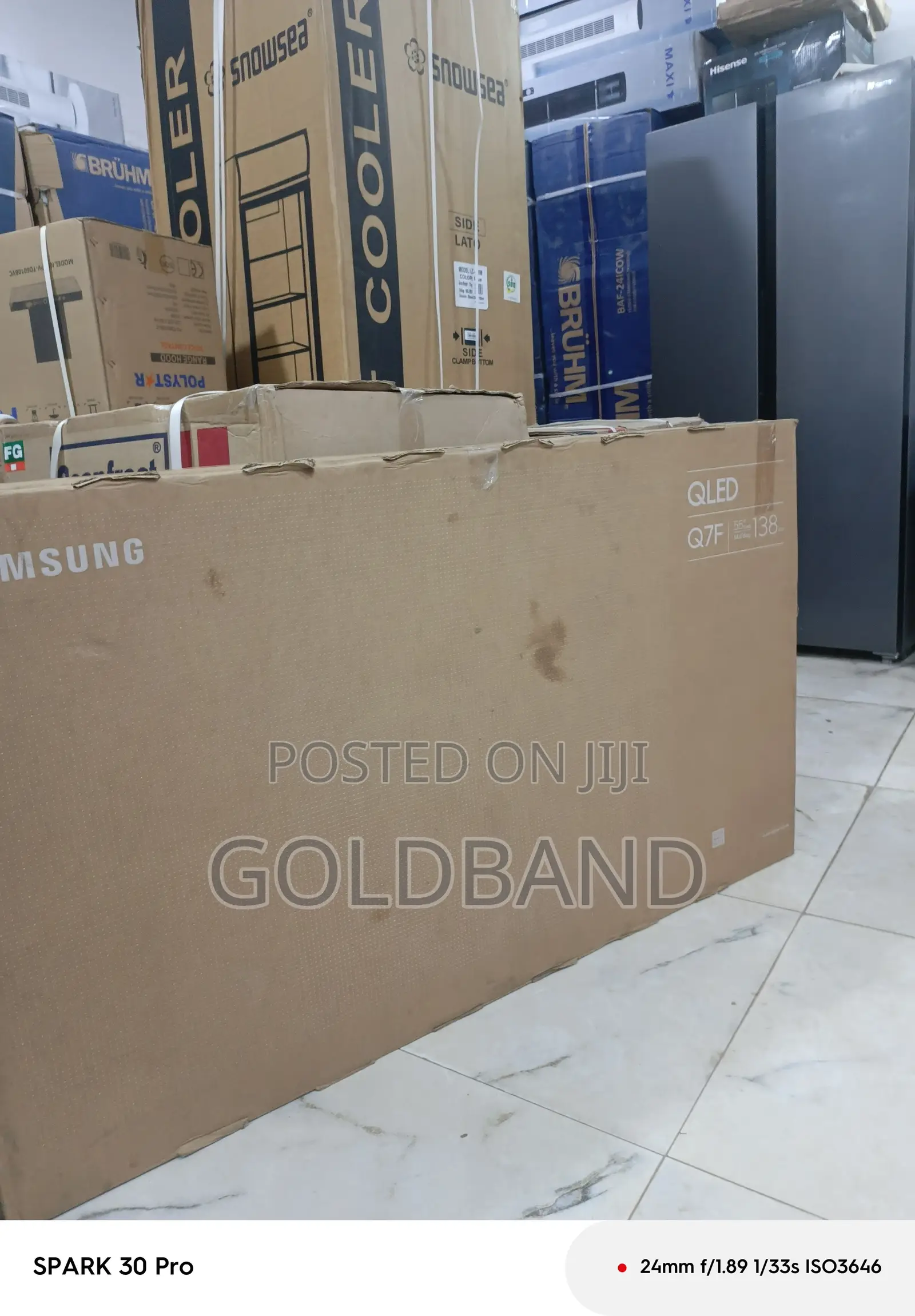 Samsung 55" QLED TV – Modern Design, Brilliant Entertainment
